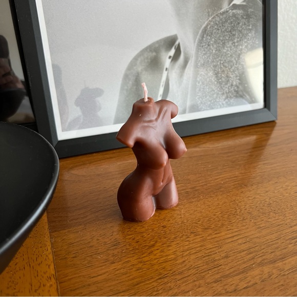 DECORATIVE TAN CANDLE - Picture 3 of 3